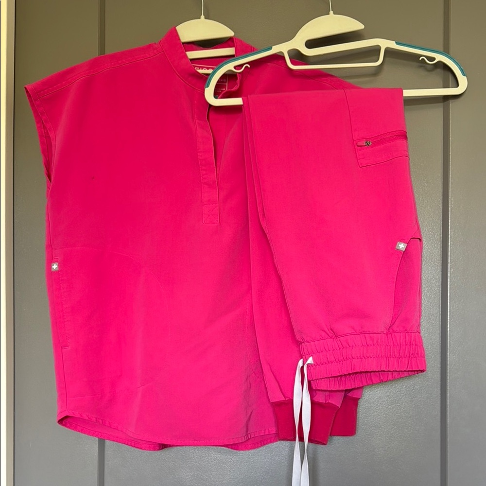 Figs Bright Pink Scrub Set